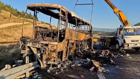 Denizli'de Otobüs Kazası: 8 Kişi Hayatını Kaybetti, 1 Bebek Yaralı