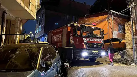Eyüpsultan'da Bodrum Katında Yangın: 4 Ağır Yaralı