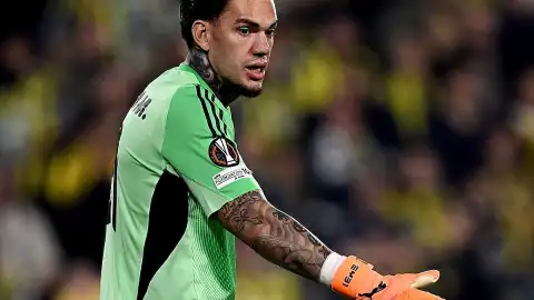 Fenerbahçe Futbolcusu Ederson Brezilya'ya Gitti