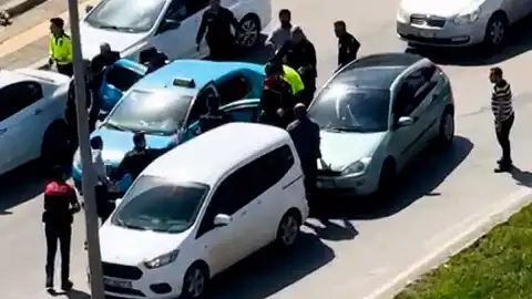 Gaziantep'te Taksiciyi Rehin Alan Şüpheli Polislerle Çatıştı: Kovalamaca Sonucu Yakalandı