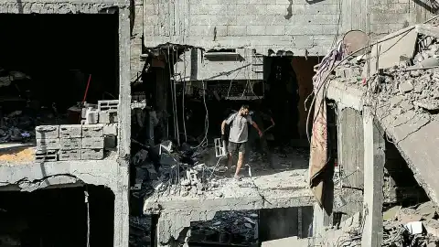 Gazze'deki Eş-Şati Mülteci Kampı'nda İsrail Saldırılarının İzleri Görüldü