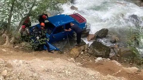 Giresun'da Trafik Kazası: 2 Kişi Hayatını Kaybetti, 1 Yaralı
