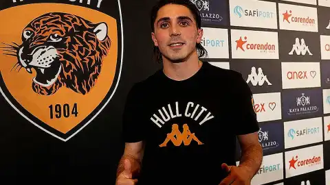 Hull City Premier Lig'e Yükseldi, Trabzonspor'a 2.5 Milyon Euro Geldi