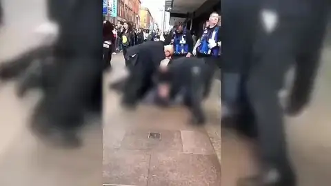 İrlanda'da Polisin Müdahalesiyle Bir Kişi Hayatını Kaybetti, Protestolar Başladı