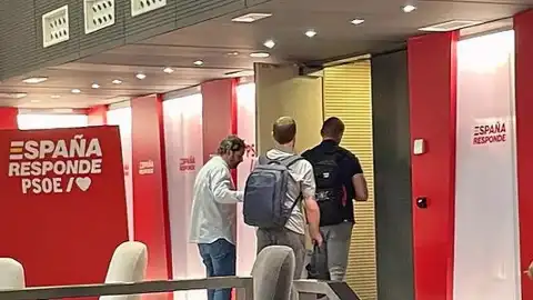 İspanya'da Yolsuzluk Soruşturması Kapsamında Başbakan Sanchez'in Partisinin Genel Merkezine Baskın Düzenlendi