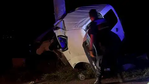 Isparta'da Elektrik Direğine Çarpan Araçta 2 Kişi Hayatını Kaybetti, 2 Kişi Yaralandı