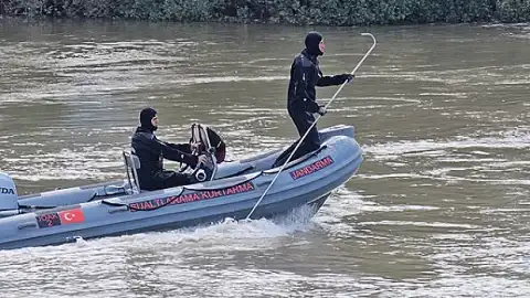 Kelkit Çayı'nda Kaybolan 2 Genci Bulmak İçin Seferberlik Sürüyor