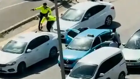 Kız arkadaşı ile taksi sürücüsünü rehin aldı, polis operasyonuyla yakalandı
