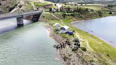 Kızılırmak'a Düşen Genci Arama Çalışmaları Sürüyor