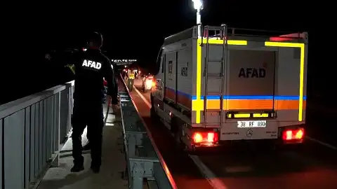 Kızılırmak'a Düştüğü İhbar Edilen Kişiyi Arama Çalışmaları Sürüyor