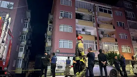 Kocaeli'de Kolonlardan Gelen Ses Nedeniyle 7 Katlı Bina Tedbiren Boşaltıldı
