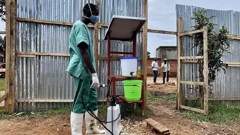 Kongo'da Ebola Salgınında Can Kaybı 131'e Yükseldi