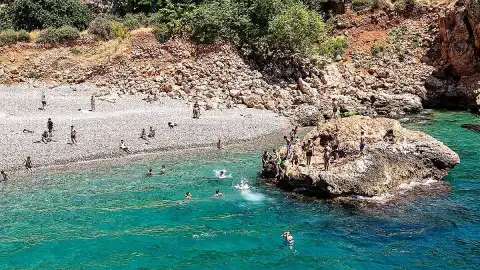 Konyaaltı Sahili'nde Bayram Yoğunluğu Yaşandı