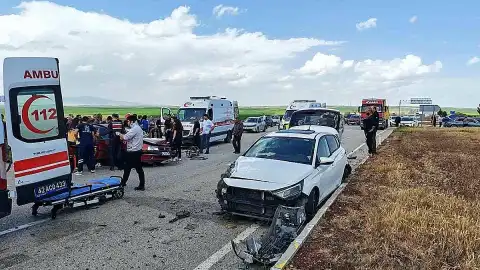 Konya'da Trafik Kazası: 5 Yaralı