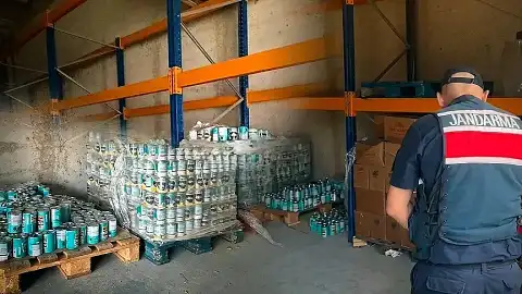 Kurban Bayramı Öncesi Tarihi Geçmiş Ürünlere Yeni Tarih Basan İşletmeye Baskın: 4,5 Milyon TL'lik Gıda Ele Geçirildi