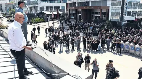 Mahmut Tanal'ın Bayram Tatili ve Tepki Çeken Paylaşımı