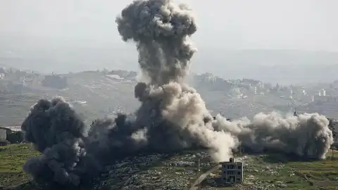 Ortadoğu'da Savaş: İsrail Lübnan'daki Bombardımanları Artırdı