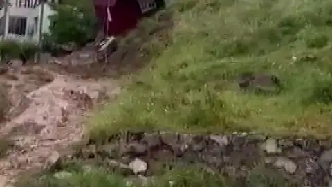 Osmaniye'de Sağanak Sonucu Prefabrik Ev Devrildi