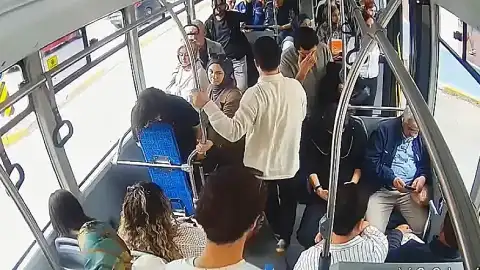 Otobüste Fenalaşan Yolcuya Şoför ve Hemşire Müdahale Etti