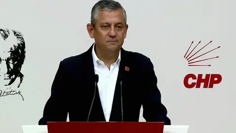 Özgür Özel'den Açıklamalar: Kılıçdaroğlu'nun Telefonuna Dönmediğini Belirtti