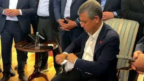 Özgür Özel'e Gönderilen Mutlak Butlan Tebligatı Yırtıldı
