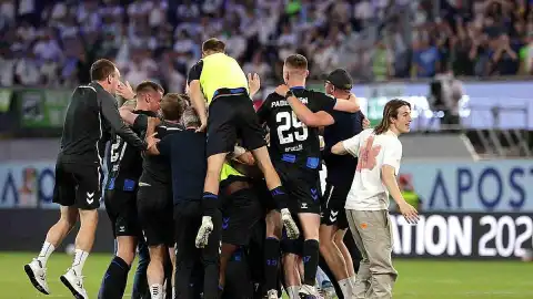 Paderborn, Uzatmalarda Wolfsburg'u Yenerek Bundesliga'ya Yükseldi