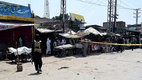 Pakistan'da Pazar Yerinde Patlama: 3 Ölü, 4 Yaralı