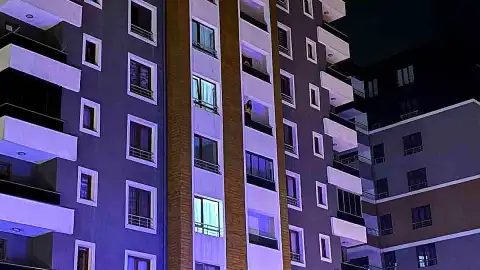 Polis, İntihar Girişiminde Bulunan Kadını İkna Etti