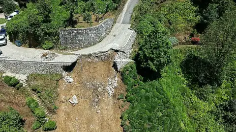 Rize'nin Güneysu İlçesinde Sağanak Sonrası Yol Çöktü