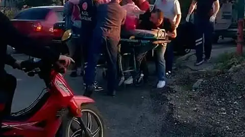 Sakarya'da Göğüs Ağrısı Geçiren Vatandaş Ambulansla Hastaneye Kaldırıldı