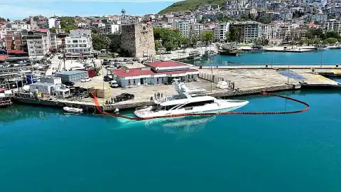 Sinop'ta Su Alan Lüks Yatın Zararı Havadan Görüntülendi