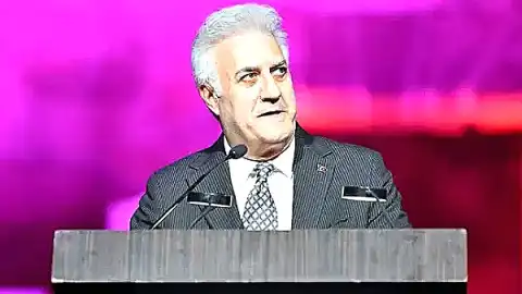 Tamer Karadağlı'ya Aspendos Antik Tiyatrosu'nda Tepki Gösterildi