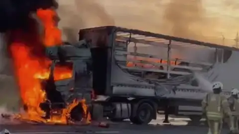 TEM Otoyolu'nda Seyir Halindeki TIR'da Yangın Çıktı