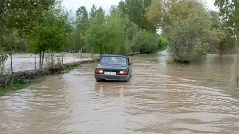 Tokat'ta Çekerek Irmağı Taştı: Köylerde Ulaşım ve Tarım Durdu