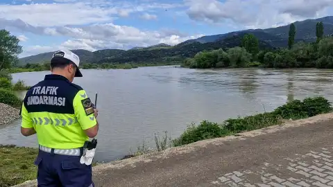 Tokat'ta Kelkit Çayı'na Düşen 2 Kişiyi Arama Çalışmaları Devam Ediyor