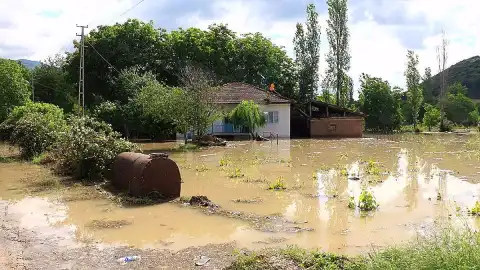 Tokat'ta Sel: Evler ve Tarım Arazileri Sular Altında Kaldı, Seralarda Önlem Alındı