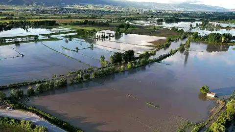 Tokat'ta Yeşilırmak Taştı, Binlerce Dönüm Tarım Arazisi Sular Altında Kaldı