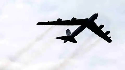 ABD California'da B-52 Bombardıman Uçağı Düştü