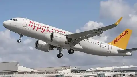 Ankara-İzmir Uçağında Taşınabilir Şarj Cihazı Paniği: Yolcular Tahliye Edildi