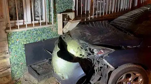 Bursa'da Alkollü Sürücü Doğalgaz Kutusunu Patlattı, Mahalle Sakinleri Tahliye Edildi