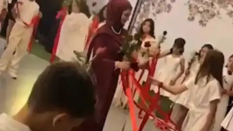 Eğitim Uzmanından Karne Törenleri Uyarısı: 'Karne Bir Düğün Seremonisi Değildir'