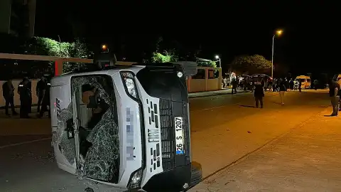 Eskişehir'de İşçi Servisi Minibüsü Otomobille Çarpıştı: 7 Yaralı