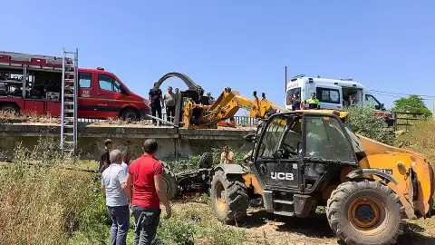 İnegöl'de Köprüden Düşen Traktörün Altında Kalan Sürücü Kurtarıldı