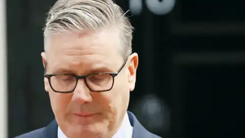 İngiltere Başbakanı Keir Starmer İstifa Ettiğini Duyurdu