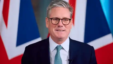 İngiltere'de Siyasi Dönüşüm: Keir Starmer'ın İstifası Sonrası İşçi Partisi'nde Yeni Liderlik Süreci Başlıyor