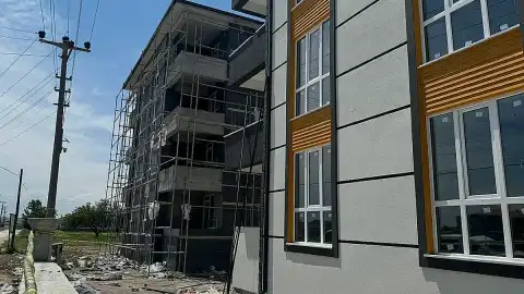 İnşaatta Elektrik Akımına Kapılan İşçi 4. Kattan Düştü