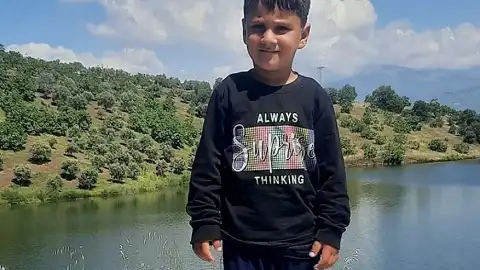 İzmir Beydağ'da Kaybolan 4 Yaşındaki Çocuk Havuzda Ölü Bulundu