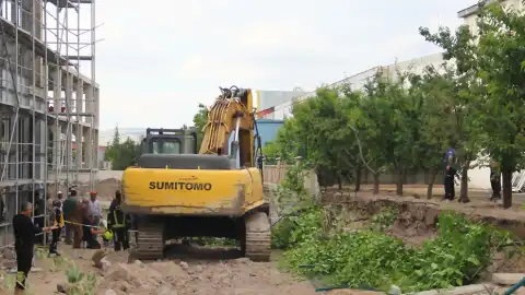 Kayseri Melikgazi'de bahçe duvarı devrildi: Bir işçi yaşamını yitirdi