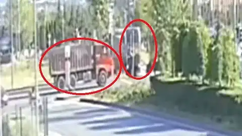 Kayseri'de Kamyon ile Tramvay Çarpıştı: 5 Yaralı