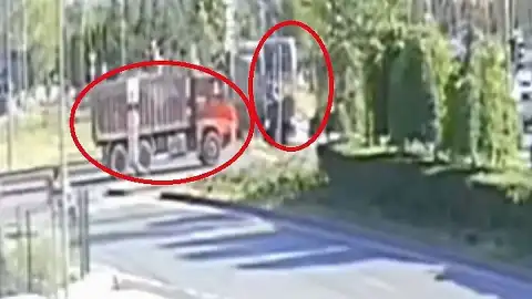 Kayseri'de Kamyon ve Tramvay Çarpıştı: 5 Yaralı